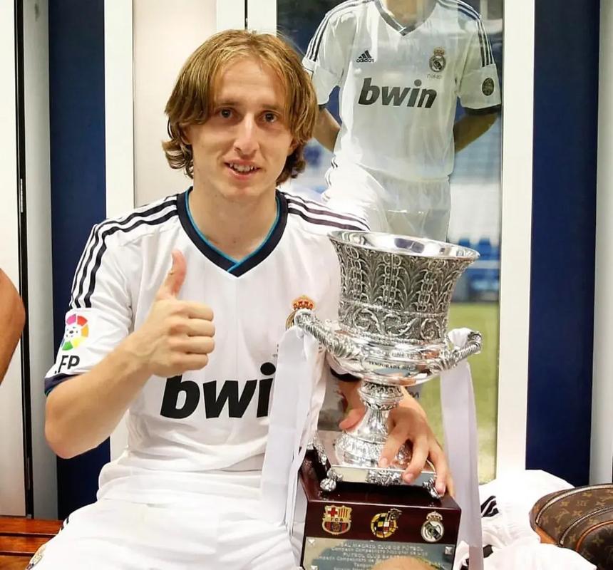 芝加哥白袜官方商城：村上宗隆加盟首周，其周边产品在亚洲地区的预订量突破 5 万件