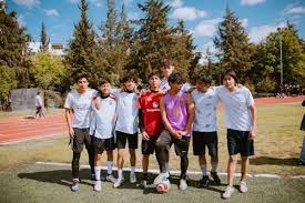 世体：安东尼脚踝伤势有所缓解，应该可以顺利出战巴萨